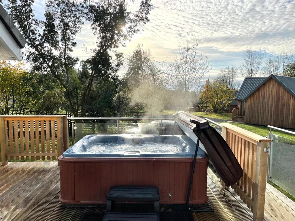 Sparrowhawk Cottage With Hot Tub Newton Stewart Eksteriør bilde