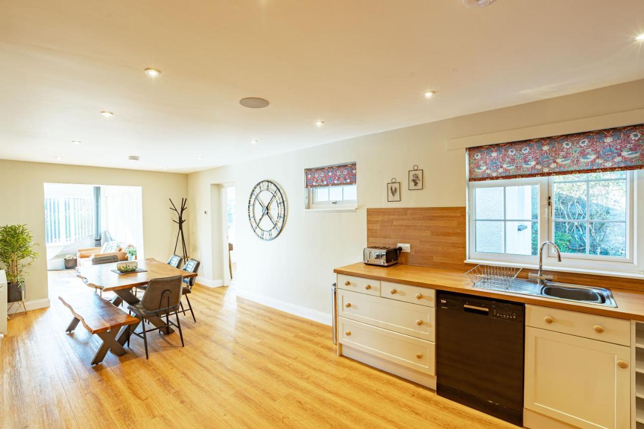 Sparrowhawk Cottage With Hot Tub Newton Stewart Eksteriør bilde